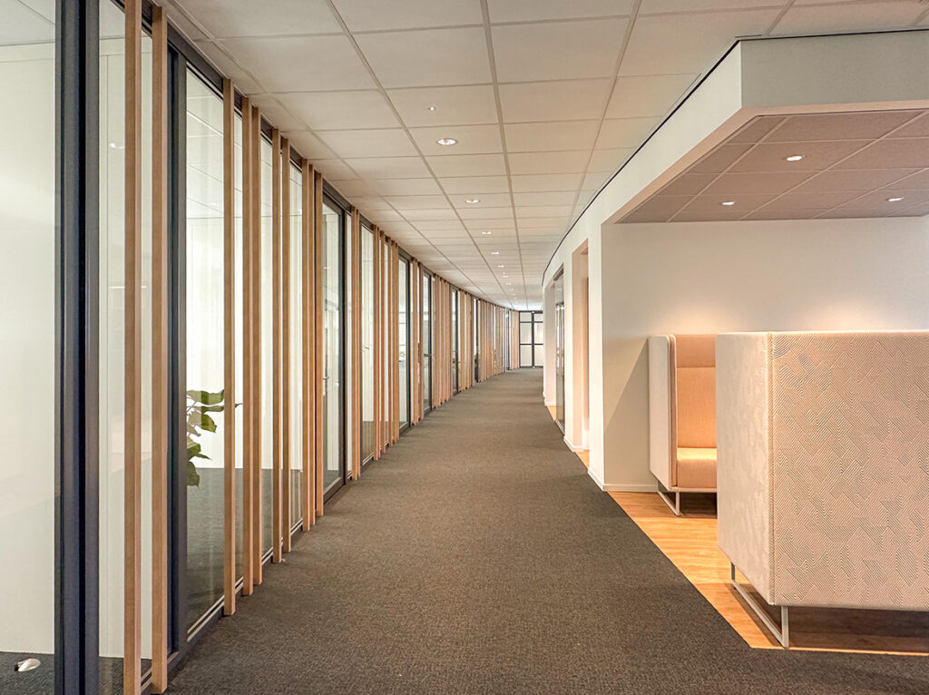 Renovatie kantoor Metaalunie hergebruikte wanden uit 1996